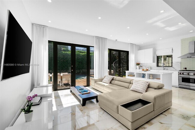 Building Photo - 110 3rd San Marino Terrace