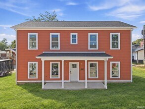 Building Photo - 527 N Prow Ave