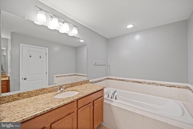 Building Photo - 42424 Dogwood Glen Square