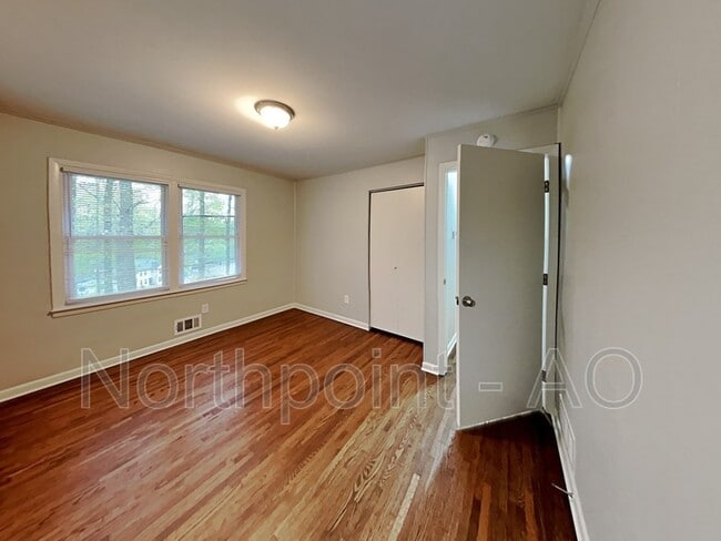 Building Photo - 871 Pineglen Cove