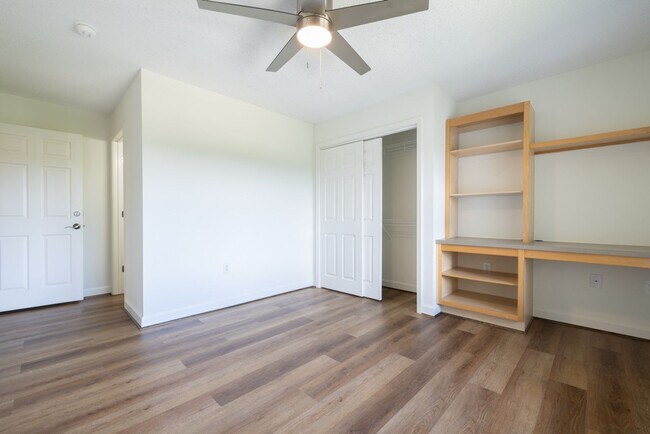 Building Photo - Renovated Condo in Harts Cove!