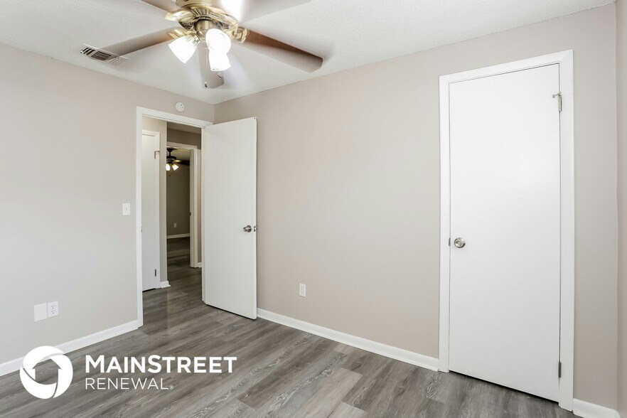 Building Photo - 4284 Key Vega Dr S