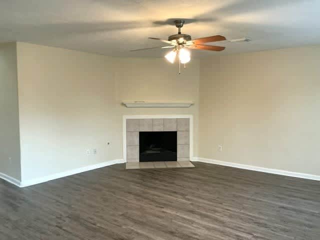 Building Photo - 410 Sun River Ln