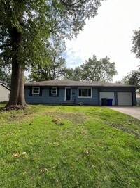 Building Photo - 1103 E Willow Dr