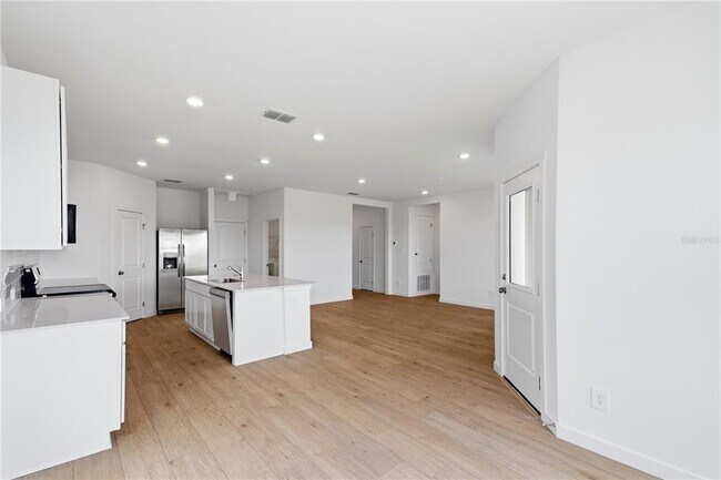 Building Photo - 5550 Guava Ct