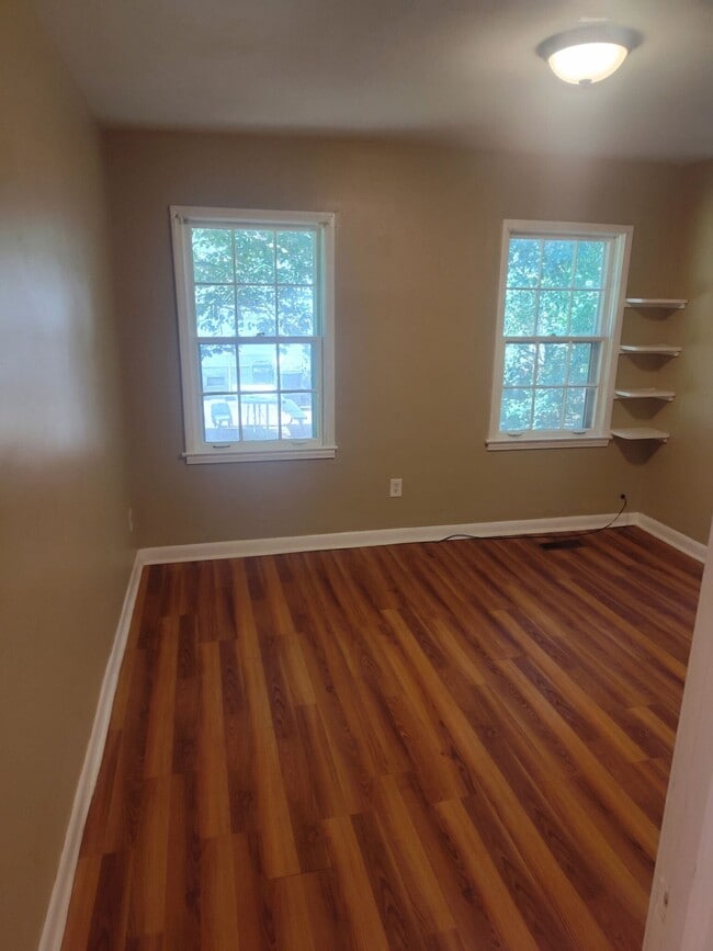Building Photo - 4661 Churchill Dr