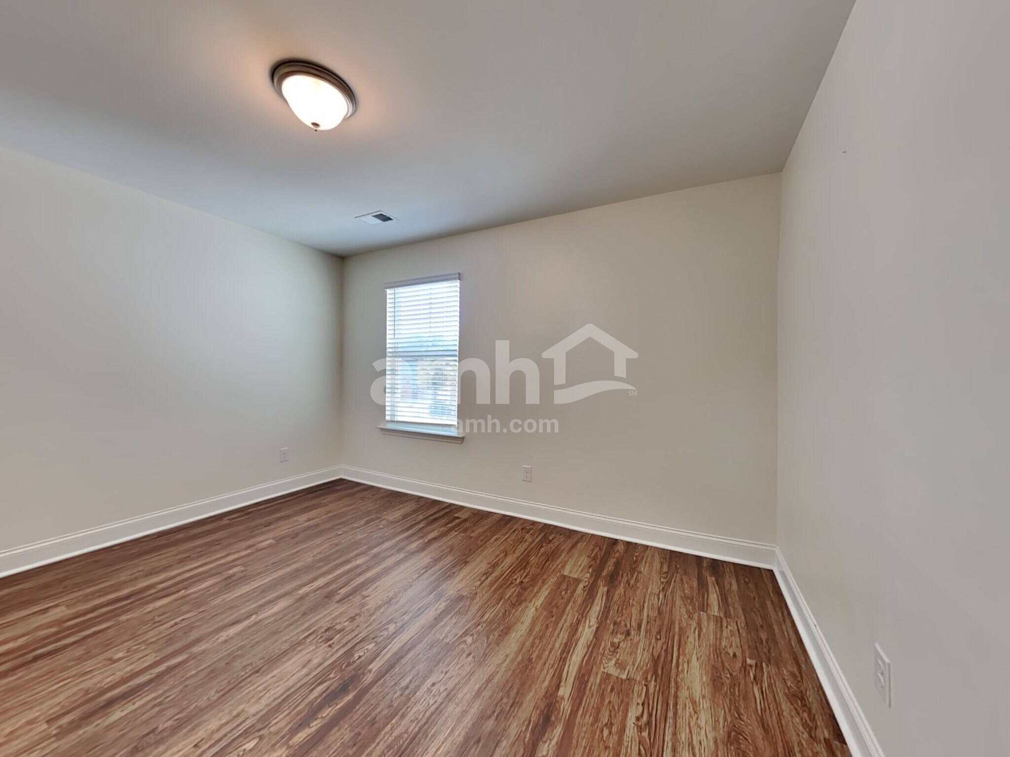 Building Photo - 1821 Produce Ln