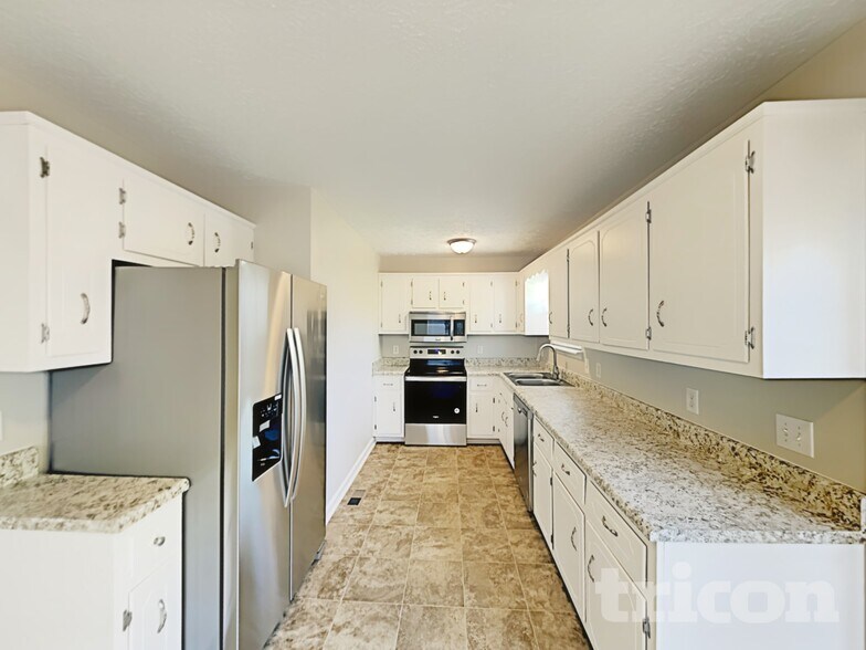 Building Photo - 1013 Heather Dr