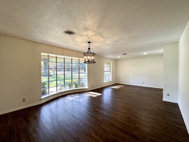 Building Photo - 408 Mimosa Dr