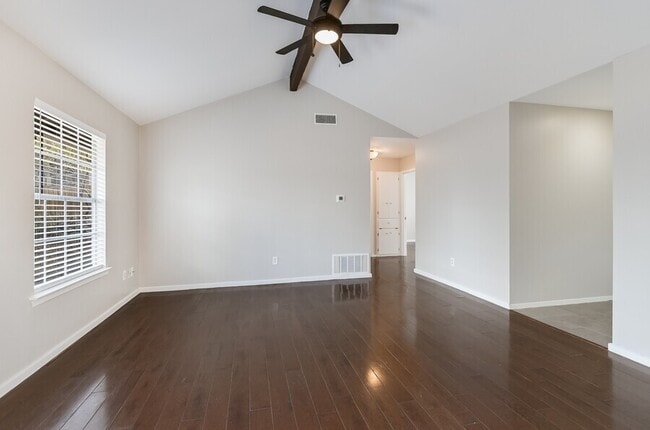 Building Photo - 3404 Plantation Rd