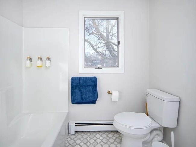 Building Photo - 262 Woodhill Rd