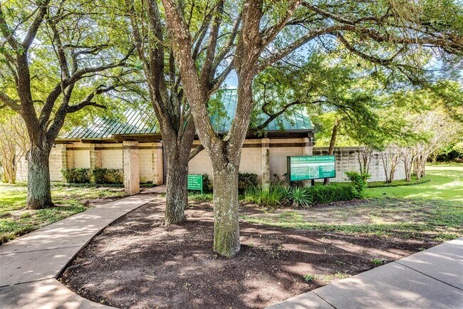 Building Photo - 1307 Ambler Dr