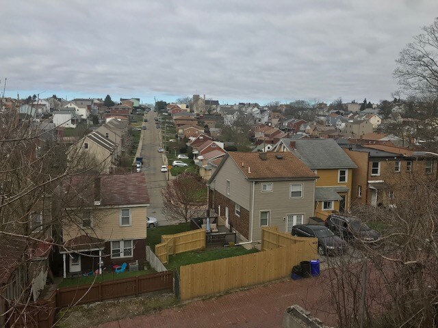 Building Photo - 122 Ruth St