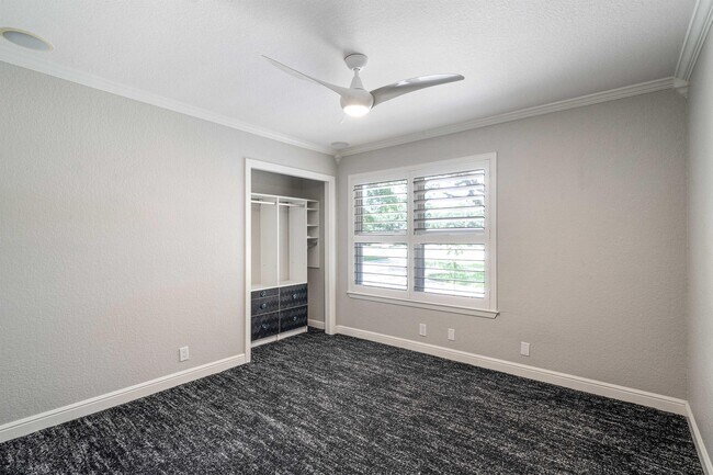 Building Photo - 3215 Sesbania Dr