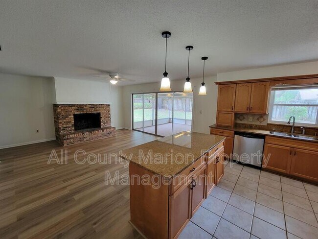 Building Photo - 1511 SE 40th Ct