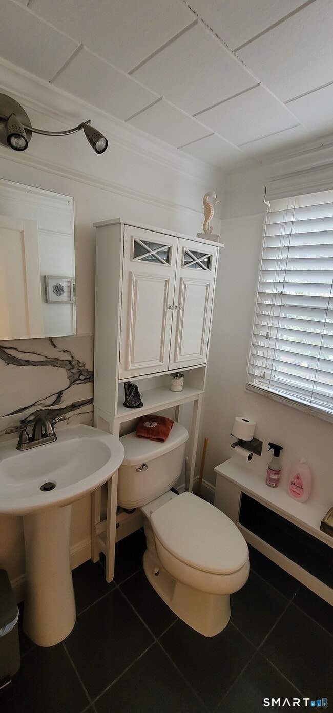 Building Photo - 321 Evers St