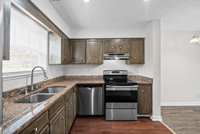 Building Photo - 105 Greenland Ct