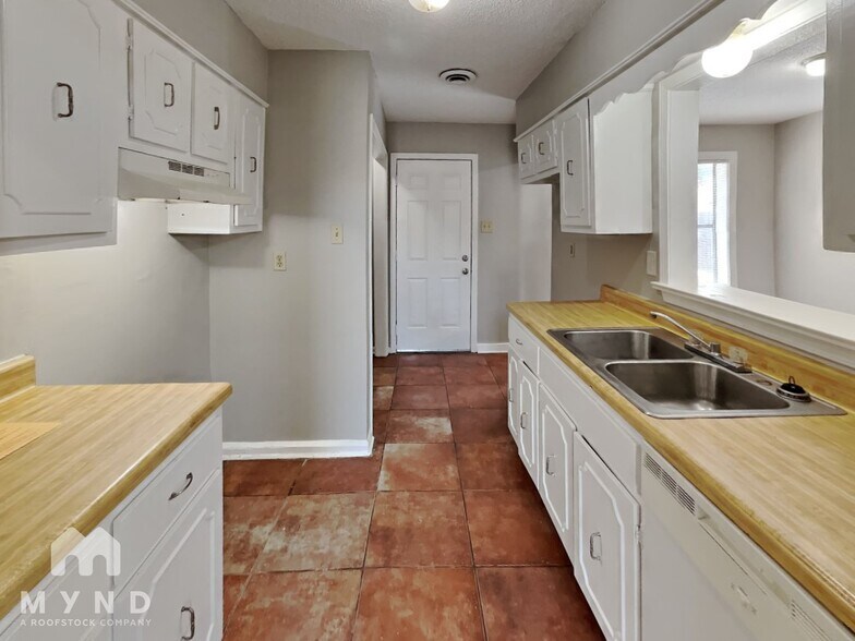 Building Photo - 4578 Crump Rd