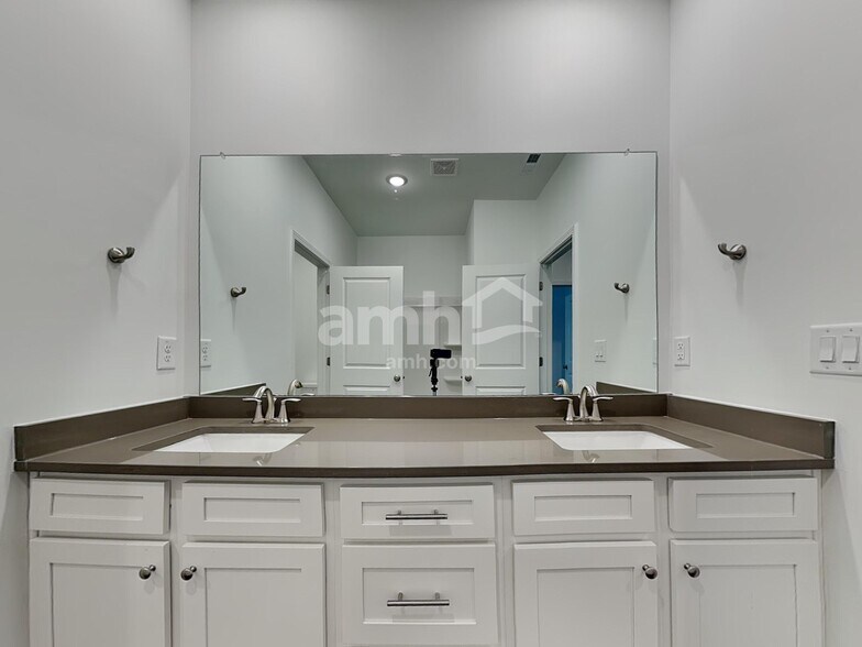 Building Photo - 846 Whatley Mill Cir SE