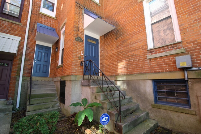 Building Photo - 2144 Saint James Ave