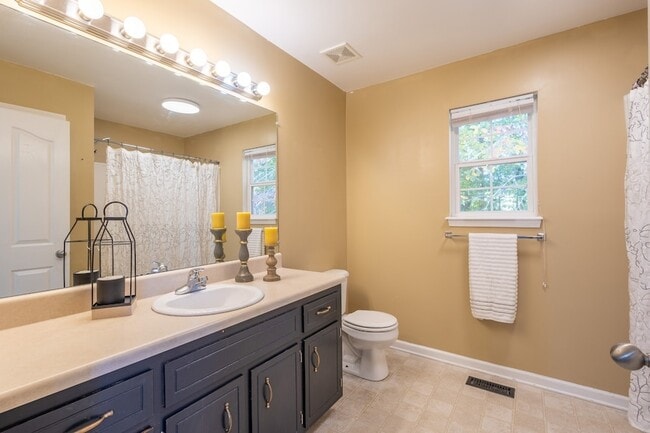 Building Photo - 356 Andrew Dr