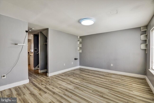 Building Photo - 63 Town Pines Ct