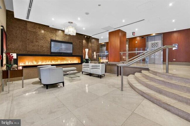 Building Photo - 811 4th St NW