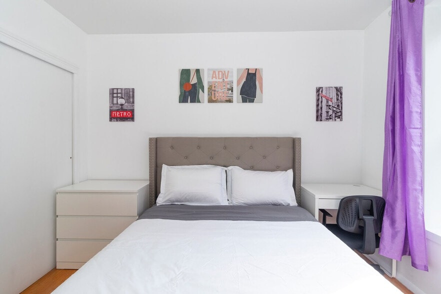 Building Photo - 340 E 94th St