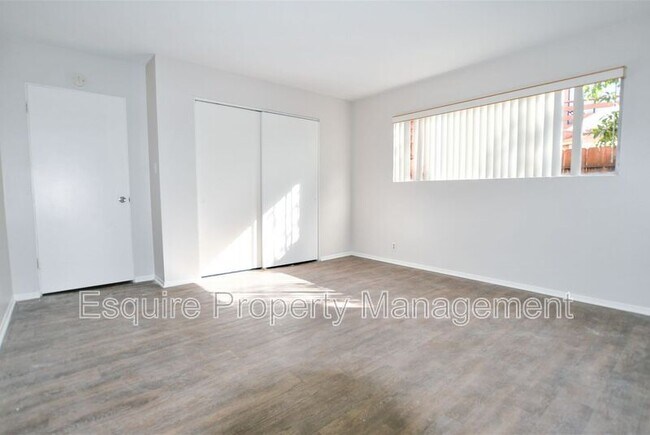 Building Photo - 420 W Linden Dr