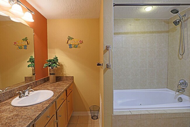 Building Photo - 3344 N Key Dr