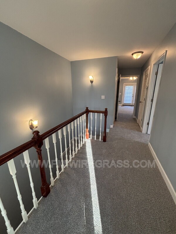 Building Photo - 108 Peregrine Way