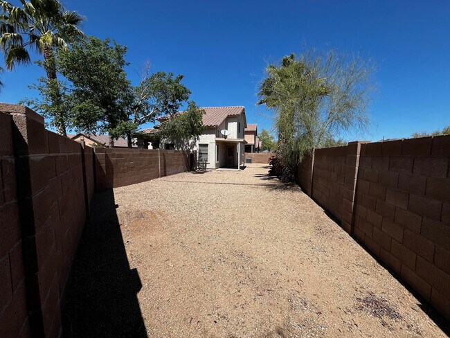 Building Photo - 8802 E University Dr