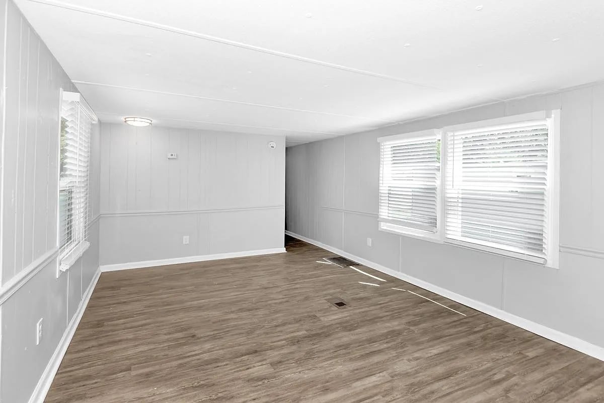 Building Photo - 415 W Limestone Rd