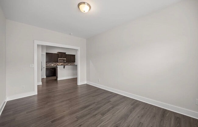 Building Photo - Like New Garden View Townhome in Graham