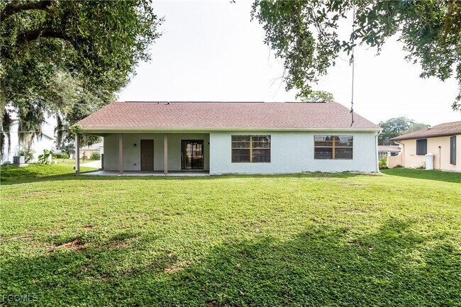 Building Photo - 4055 Vermont Ln