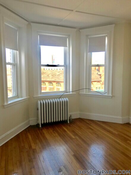 Building Photo - 1179 Boylston St