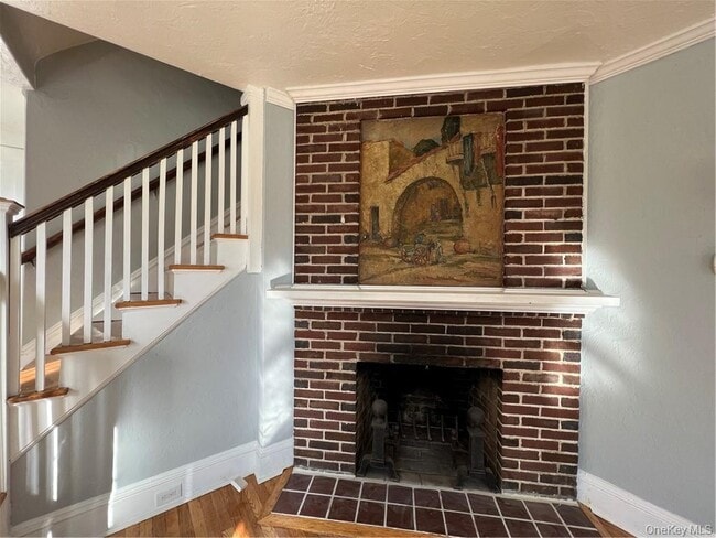 Building Photo - 85 Locust Ave