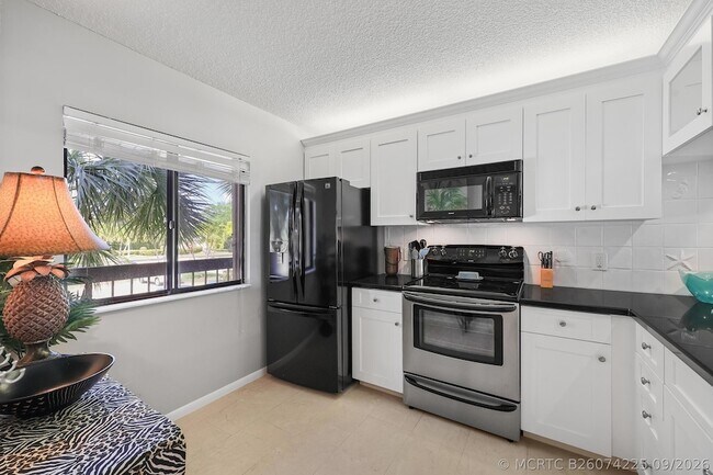 Building Photo - 1601 Marina Isle Way
