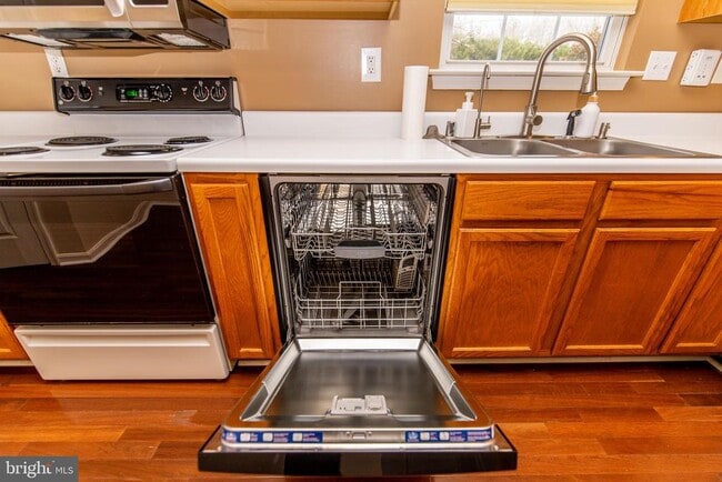 Building Photo - 2743 Rutland Rd