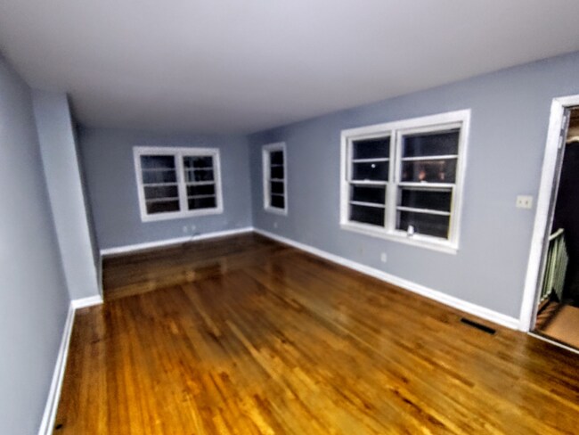 Building Photo - 100 Willow Ave