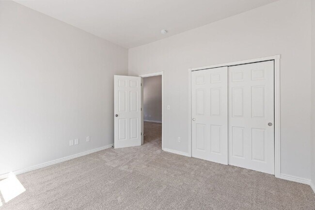 Building Photo - 1704 W Cucharras St