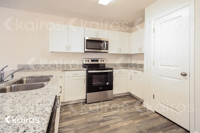Building Photo - 15581 Briar Forest Dr