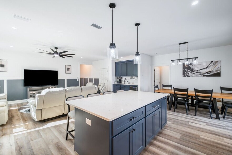 Building Photo - 238 Oleander Dr