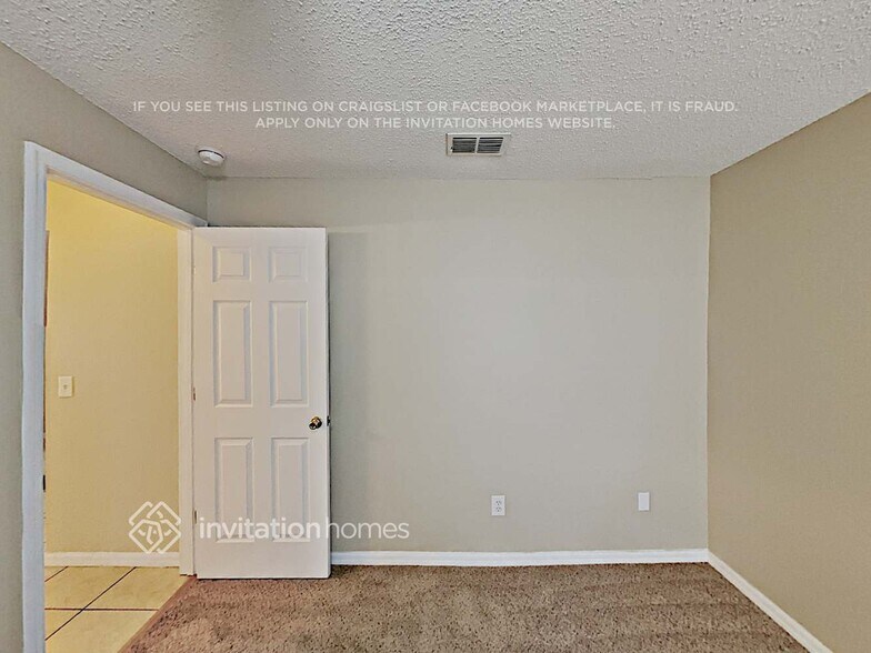 Building Photo - 16524 Golden Eagle Blvd