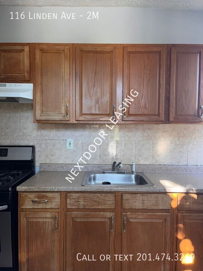 Building Photo - 116 Linden Ave