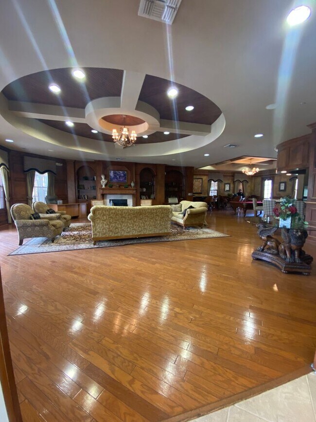 Building Photo - Beautiful 2 bed/2bath 2nd floor townhome i...