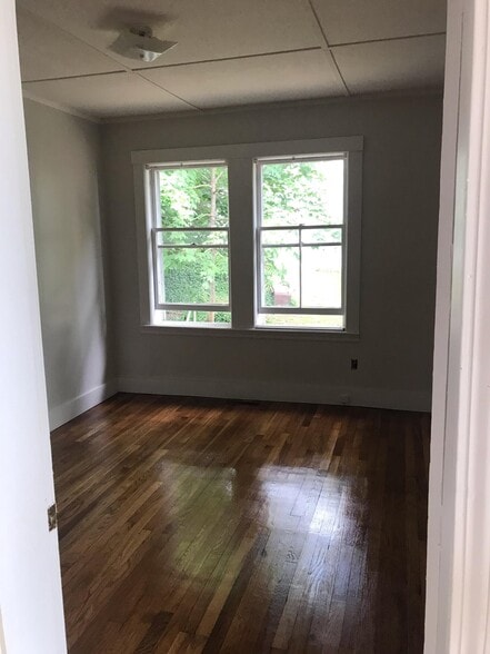 Bedroom 2 - 11 Richards Rd