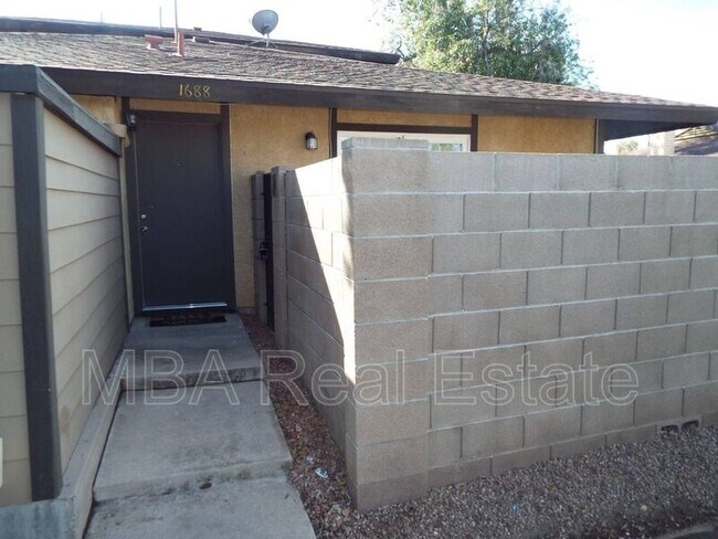 Building Photo - 1688 W Village Way