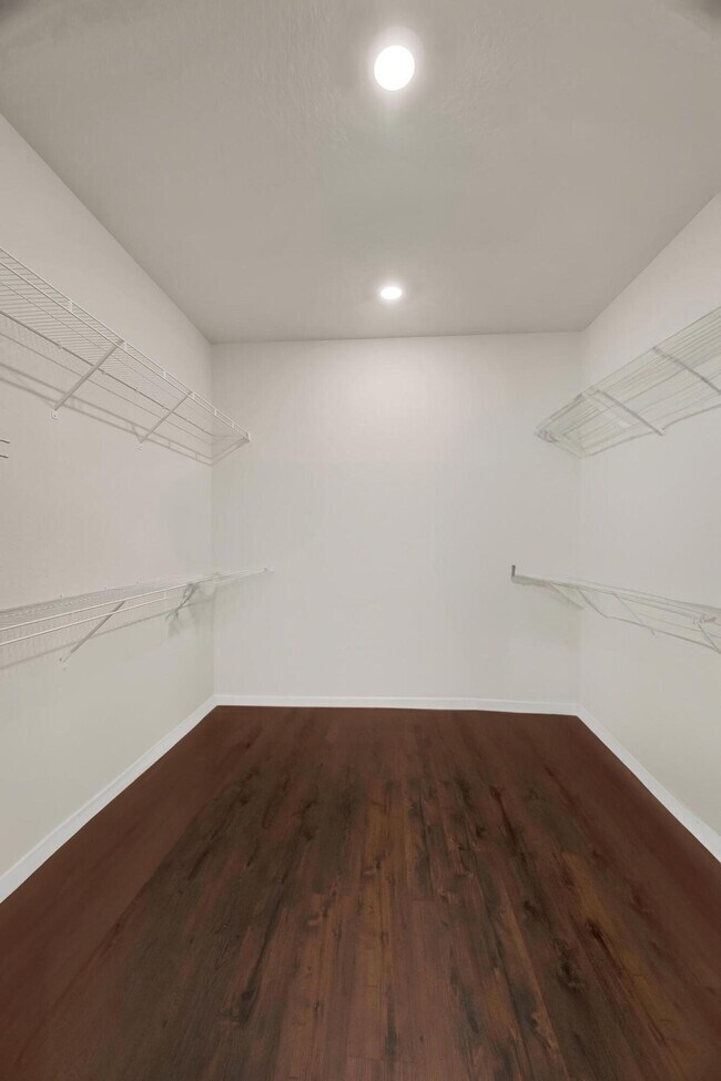 Building Photo - 680 SE Villandry Way