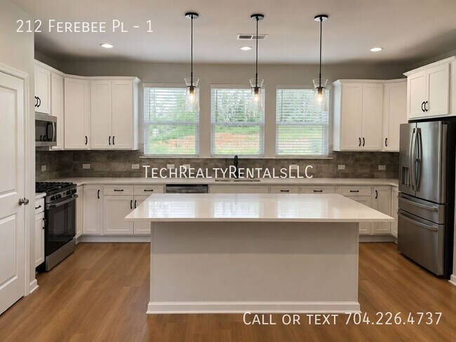 Building Photo - 212 Ferebee Pl